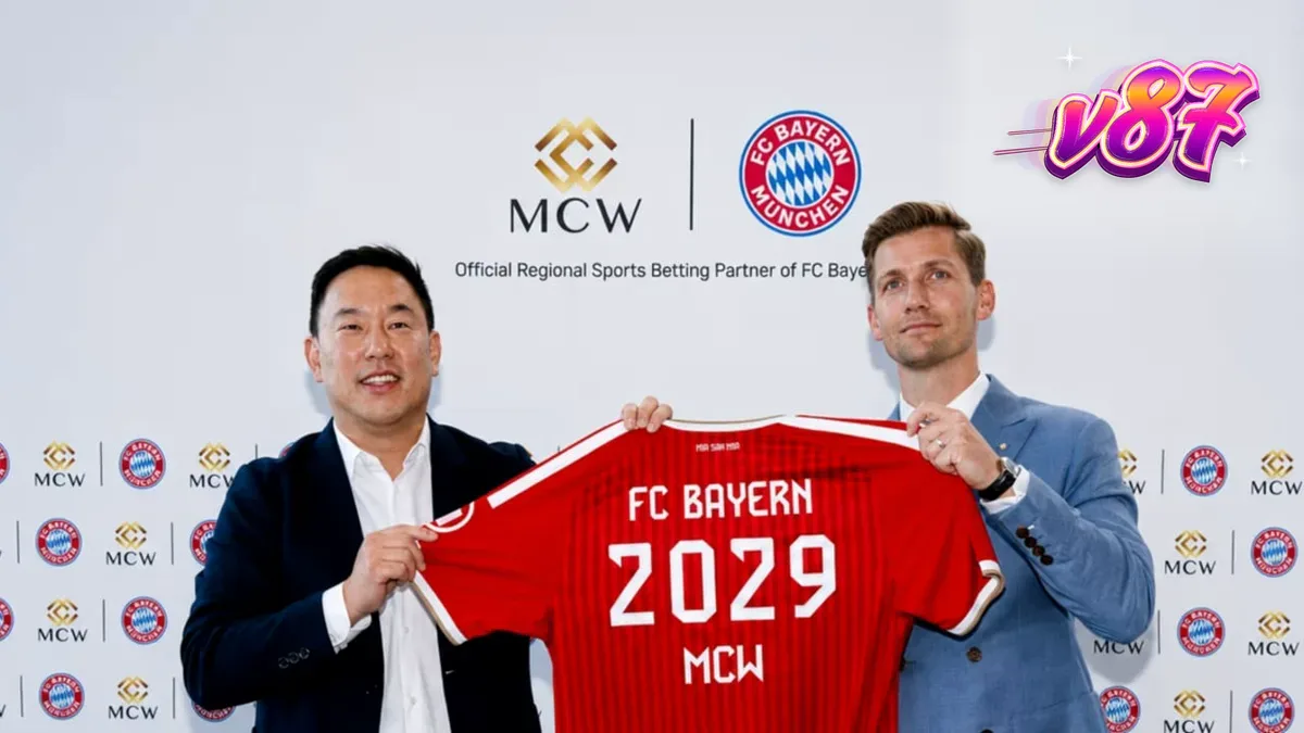 Logo FC Bayern Munich dan Mega Casino World dalam desain kolaborasi